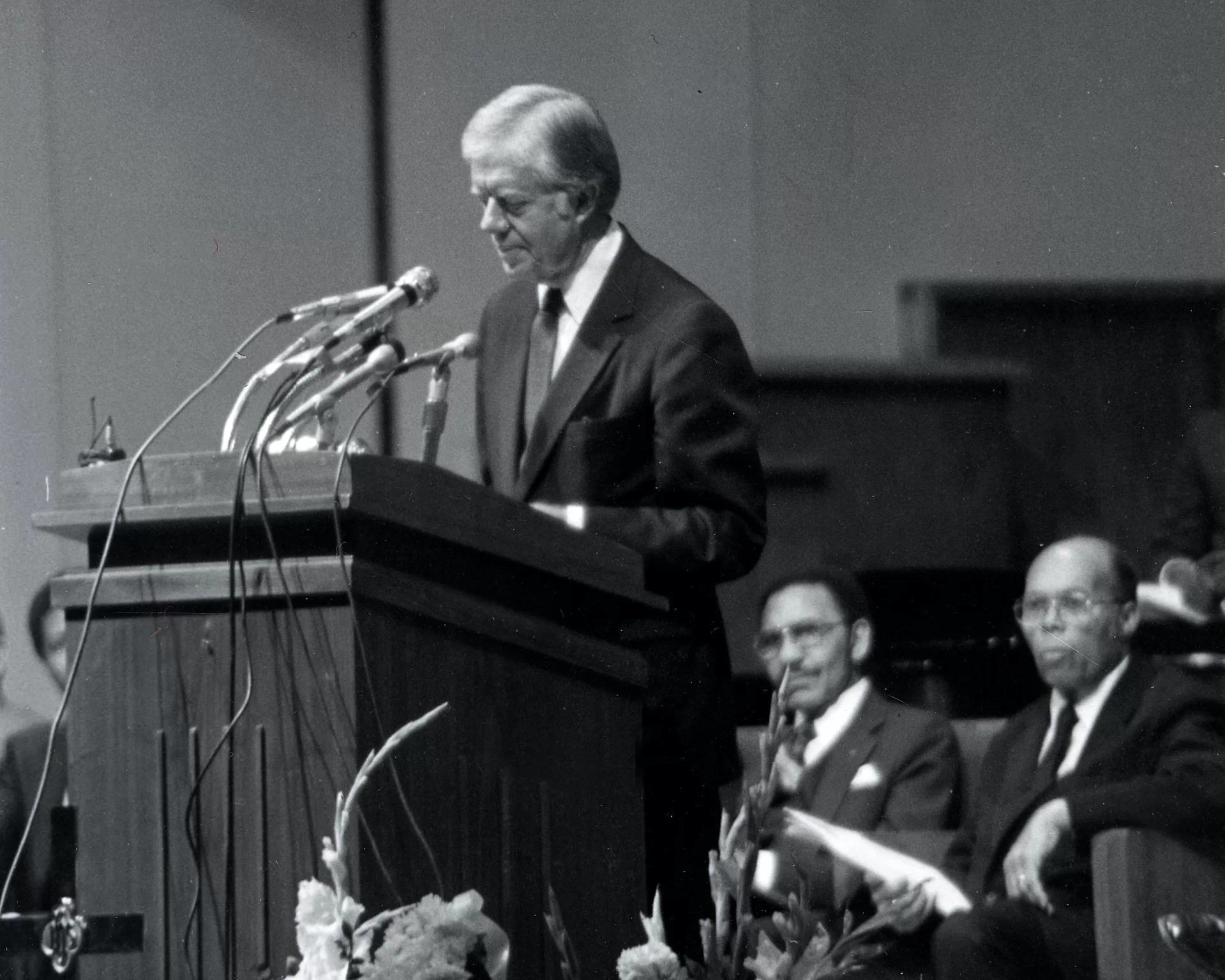 Jimmy Carter giving Benjamin Mays' eulogy