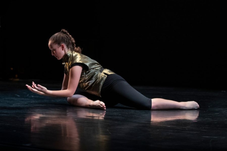 Commune, choreography by Yanira Castro